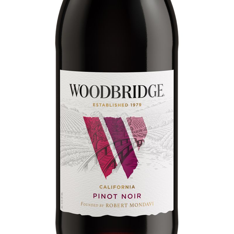 vinho-tinto-californiano-robert-mondavi-woodbridge-pinot-noir-2