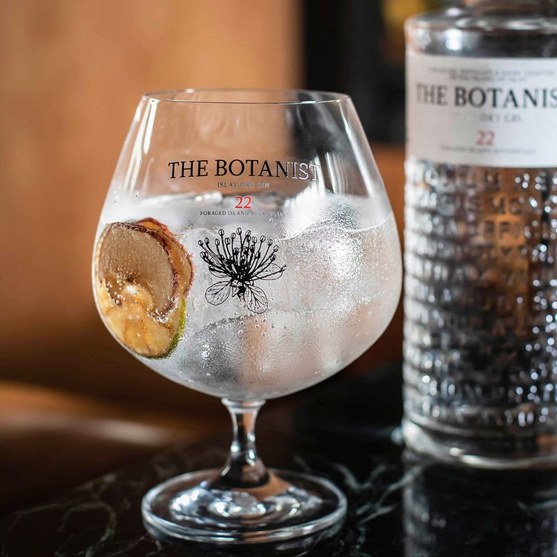 kit-compre-1-gin-the-botanist-e-ganhe-1-taca-vidro-exclusiva